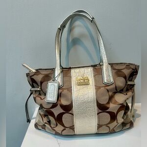 EUC Coach Signature Brown and Gold Tote w/ Horse & Carriage Logo & gold hang tag